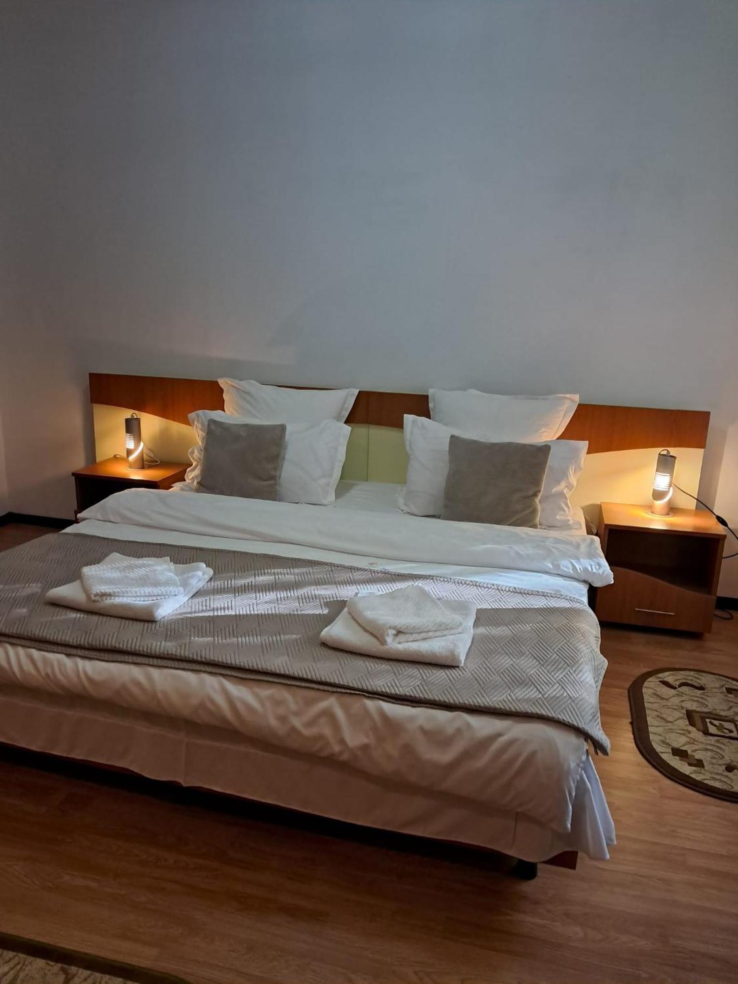 Casa Din Padure Gazde/Camere de închiriat